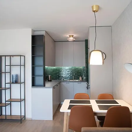 Madrid: A Modern 2-bedroom With Parking * ソフィア