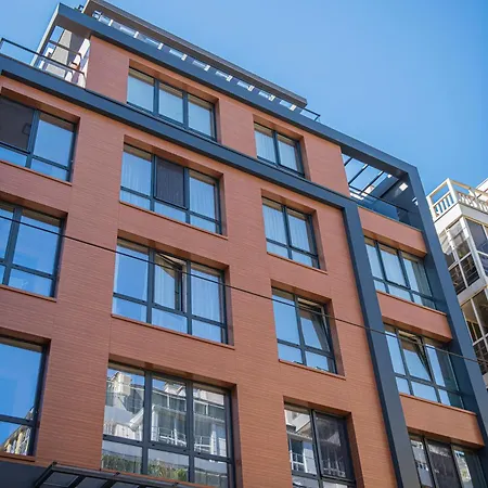 Madrid: A Modern 2-bedroom With Parking דירה *