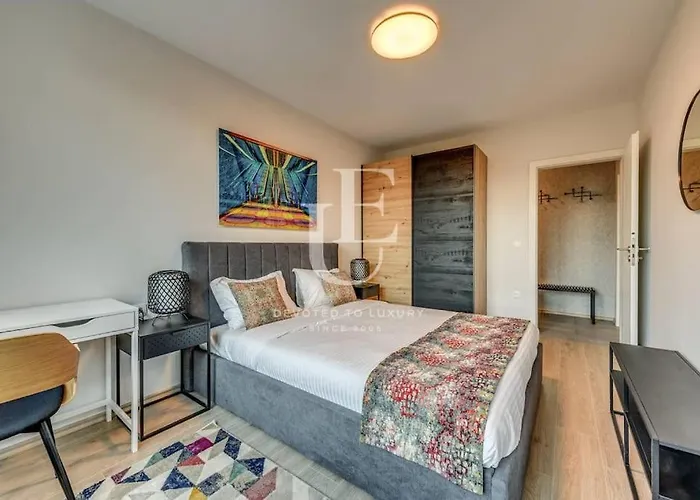 Madrid: A Modern 2-bedroom With Parking Daire Sofya