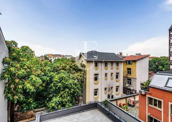 Madrid: A Modern 2-bedroom With Parking *