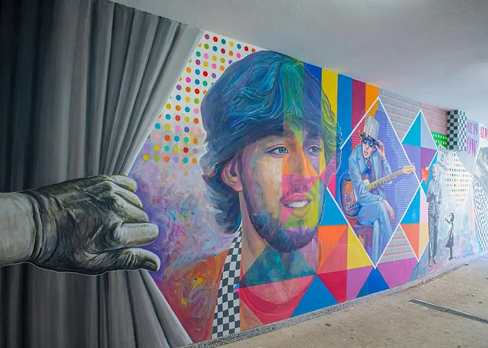 Madrid: A Modern 2-bedroom With Parking Daire *