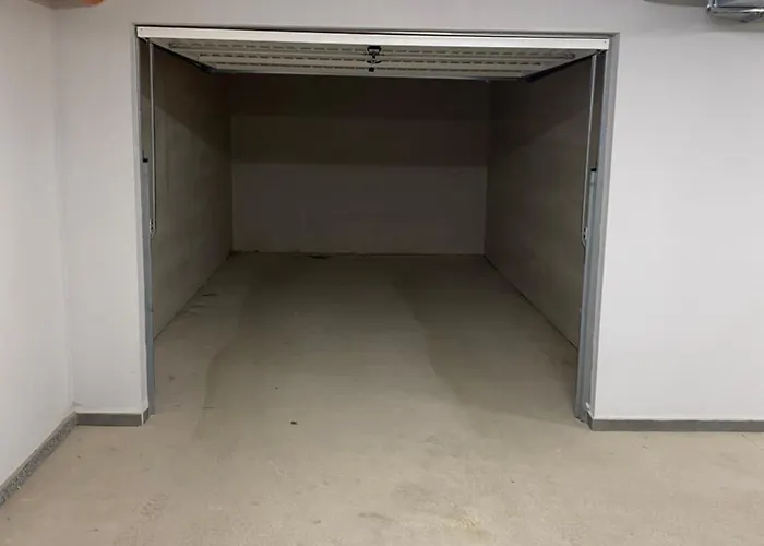 Madrid: A Modern 2-bedroom With Parking Sofya